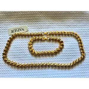 Napier Gold Tone Necklace Bracelet Set Vtg Leaf Link Signed Demi Parure